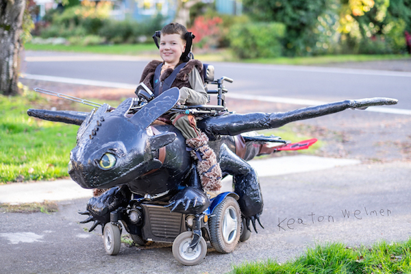 Dad builds incredible Halloween costumes for children in wheelchairs