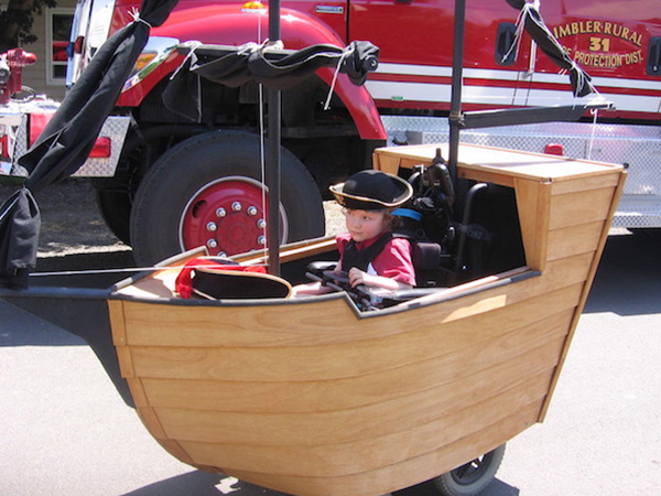The story starts when a three-year-old boy named Keaton was placed in a wheelchair because of Spinal Muscular Atrophy. That year, Keaton wanted to be a pirate for Halloween. His dad, Ryan “The Dude” Weimer thought:That’s when Dad built a ship for his son around the wheelchair. Like a boss. What’s a pirate without a ship?