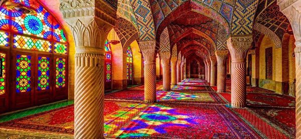 Iran : Nasir-ol-Molk Mosque The Nasir-ol-Molk Mosque is a Shiite mosque in the province of Fars in Iran. It was built from 1876 to 1888 and is full of colors...