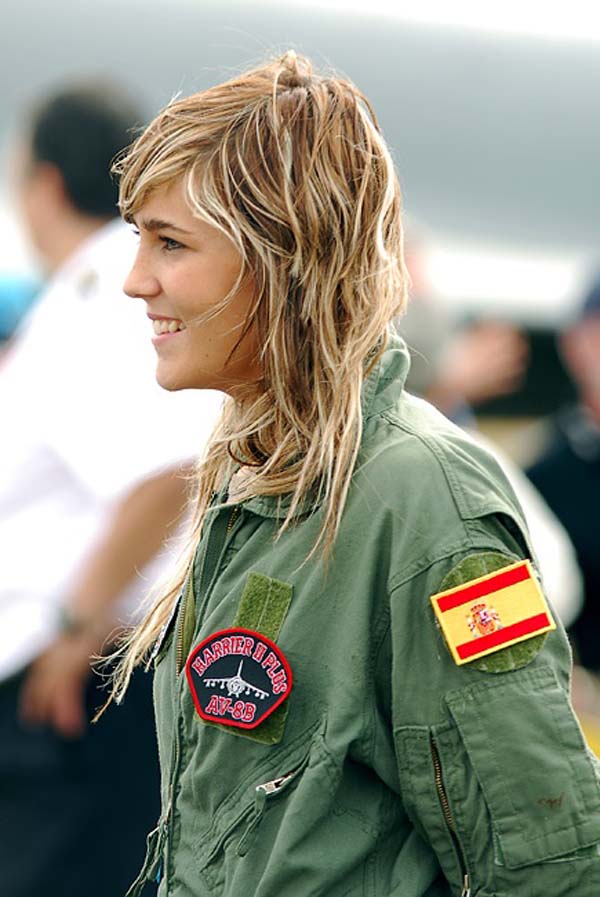spanish female pilot