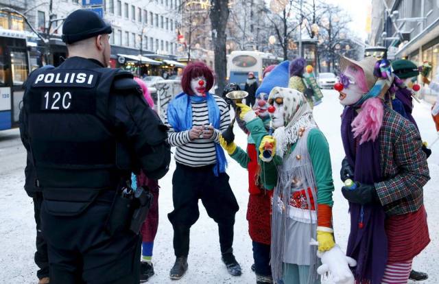 police vs clowns