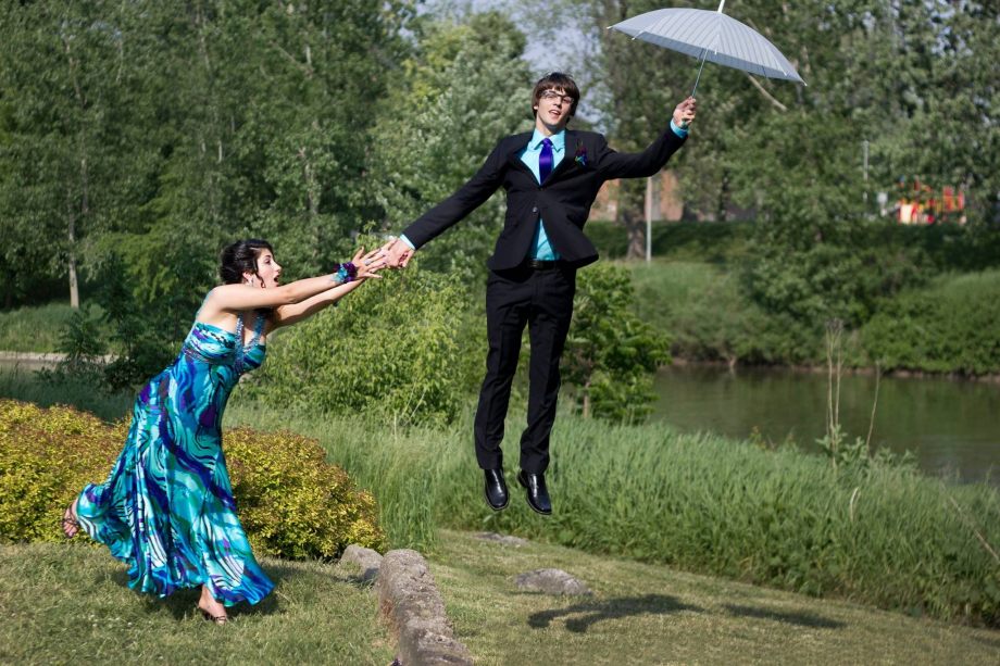prom pictures with umbrella