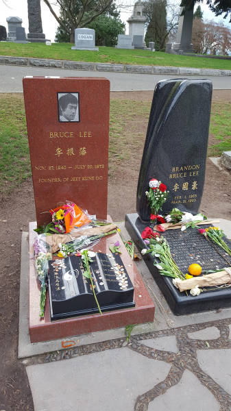 Bruce Lee’s grave in Seattle