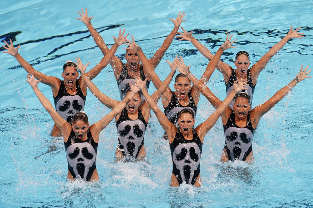 27 Synchronized Swimming Funny Freeze Frames! 