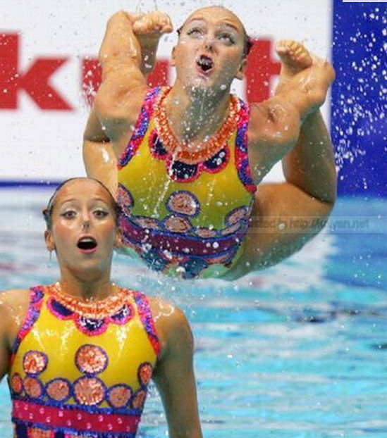 27 Synchronized Swimming Funny Freeze Frames! 