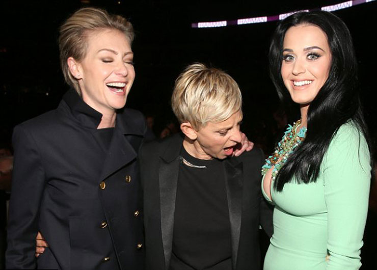 32 Celebrities Hilariously Caught Looking!