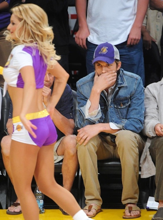 32 Celebrities Hilariously Caught Looking!