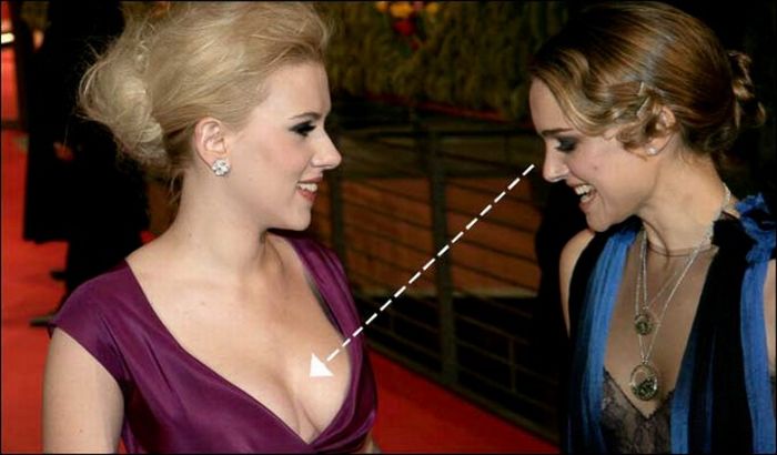 32 Celebrities Hilariously Caught Looking!