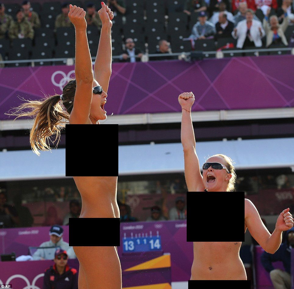 Без цензуры ру. Женский пляжный волейбол. Женский волейбол цензура. Волейболистки цензура. Пляжный волейбол женский цензура.