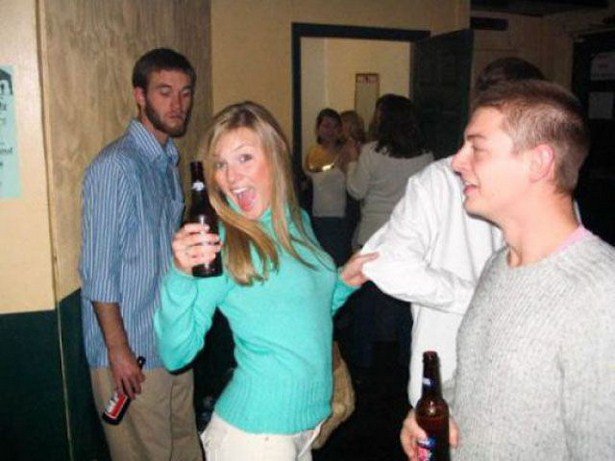 36 Times Guys Were Caught Taking a Peek