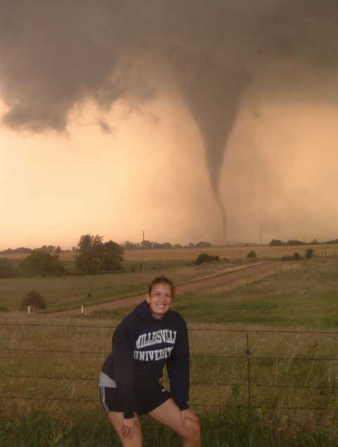 11 Most Awesome Tornado Photobombs!