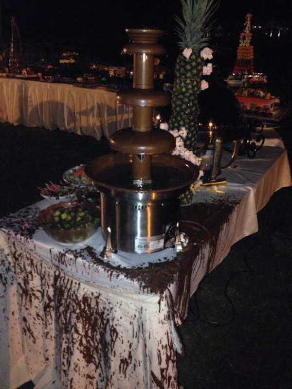 wind outdoor chocolate fountain