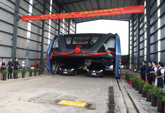 Transit Elevated Bus: The First Test Drive...