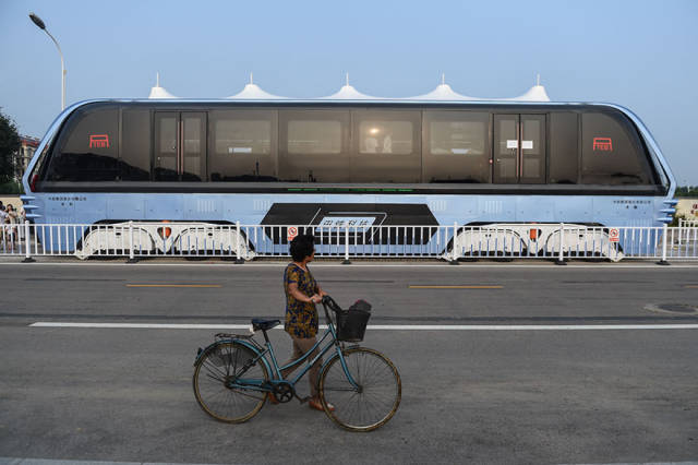 Transit Elevated Bus: The First Test Drive...