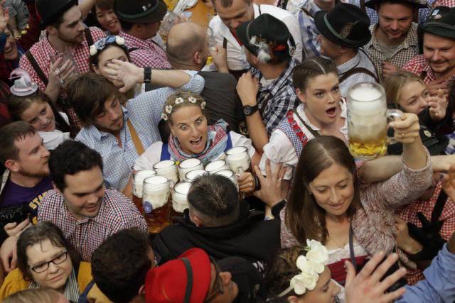funny pictures oktoberfest