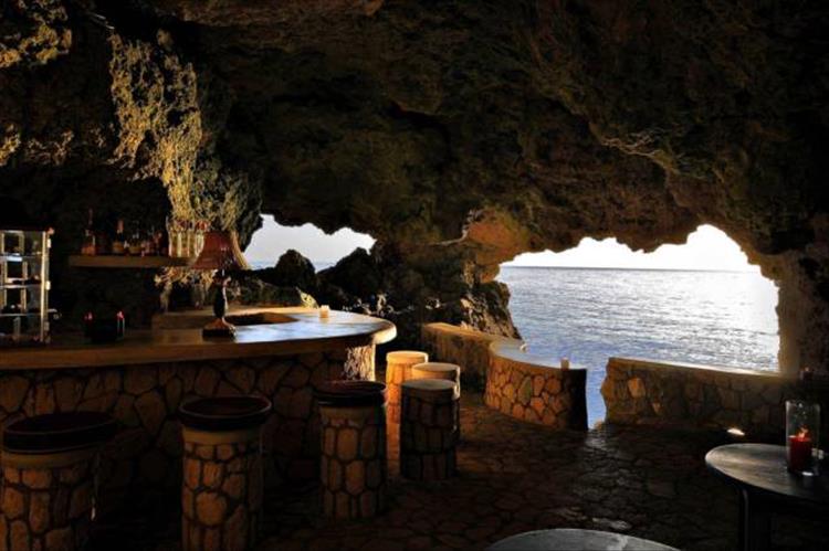 caves negril