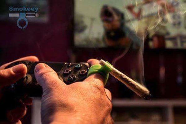 Ring that allows you to hold your joint as you play video games