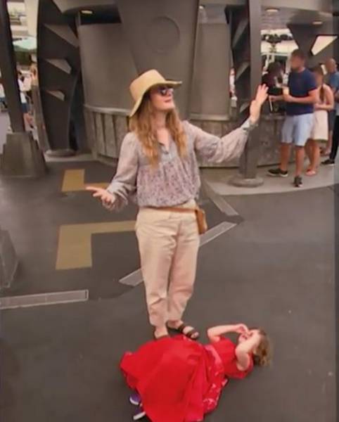 cool pic drew barrymore daughter tantrum