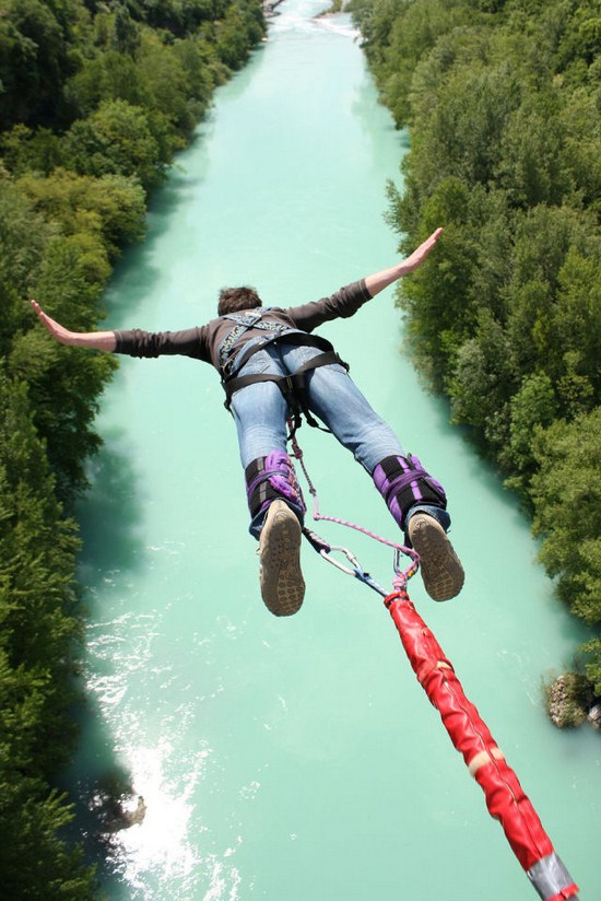 bungee jumping into water