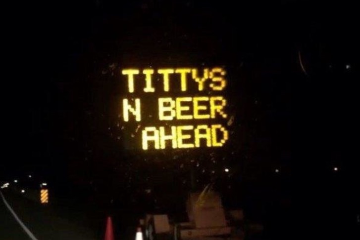 night - Tittys N Beer Ahead i