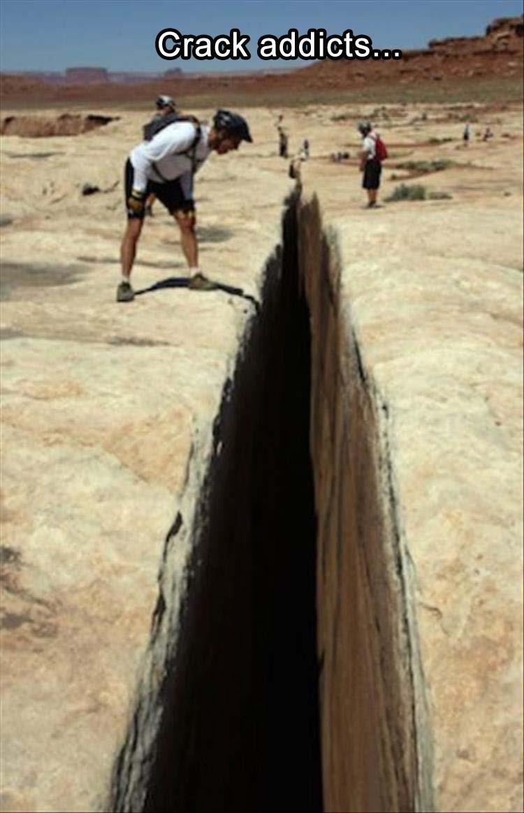 black crack white rim trail canyonlands national park - Crack addicts.