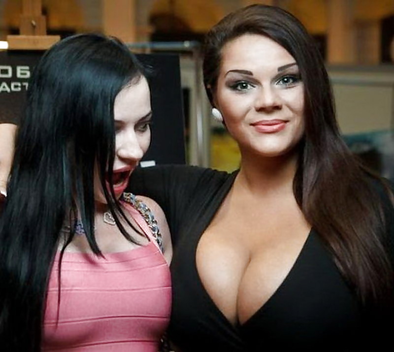 21 Times Breast Envy Was Clearly Triggered