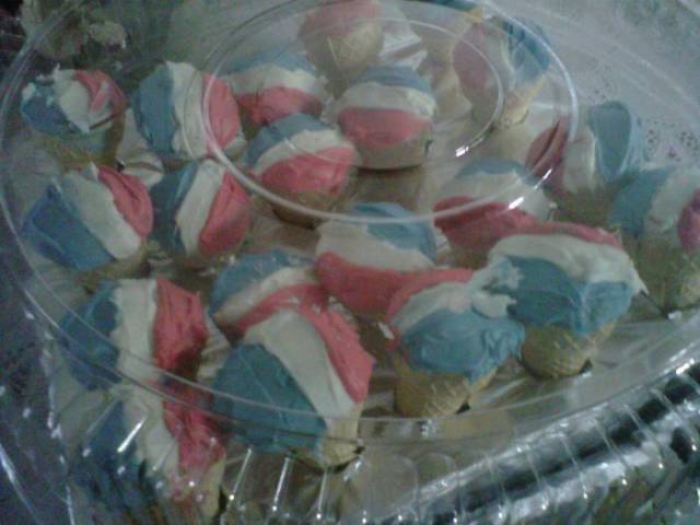 Red white and blue all-american cupcakes.