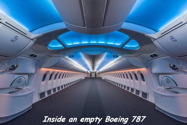boeing 787 without seats - Ut Inside an empty Boeing 787