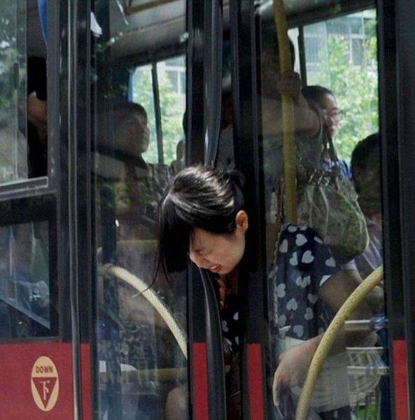 head stuck in bus door