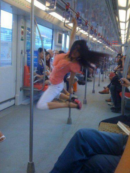 girl dancing in subway