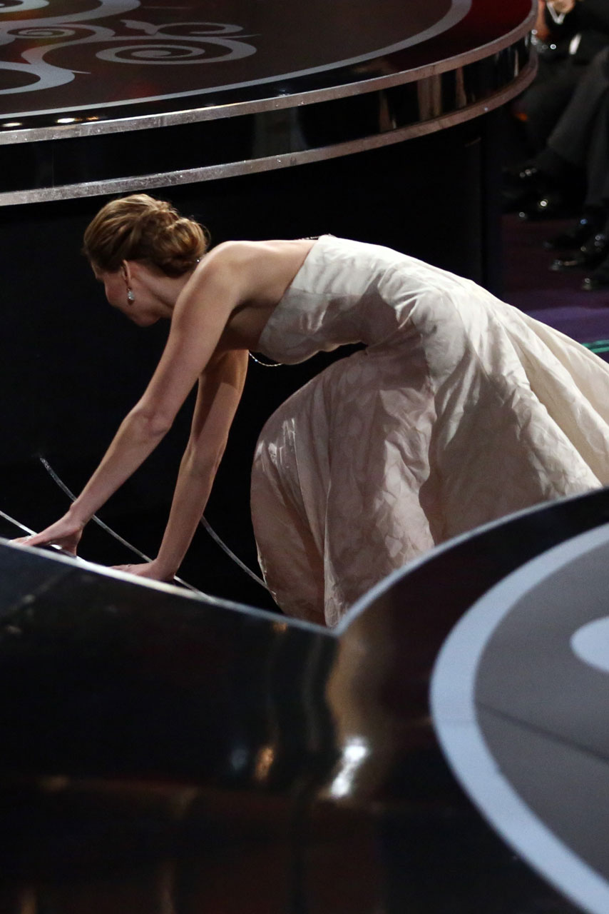 37 Times Hollywood Stars Failed The Gravity Challenge