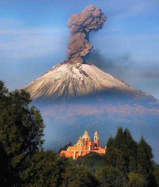 volcanoes around the world