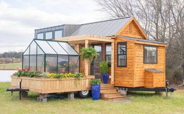 tiny house greenhouse