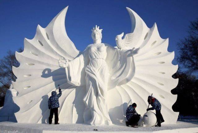 snow sculpture harbin ice festival