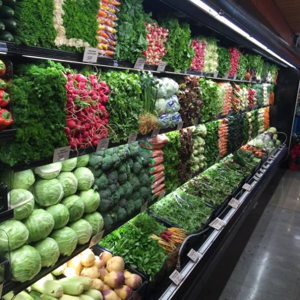 grocery store vegetable aisle