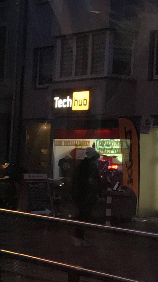 random pic night - Tech hub Uito