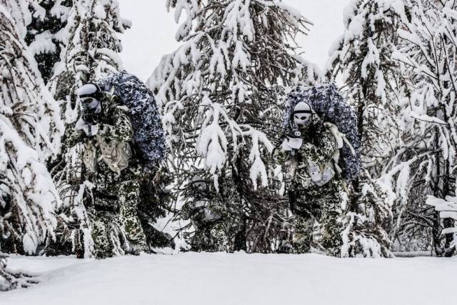 special forces snow camo - Moto