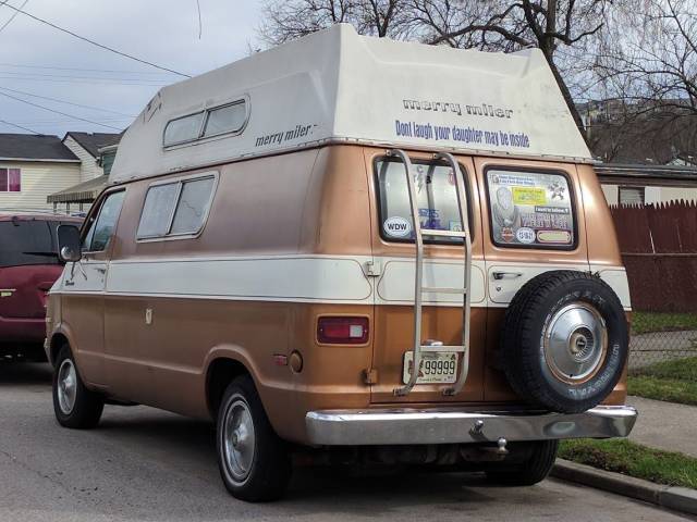 recreational vehicle - bond laugh your daughter may vaosite Ve 499990