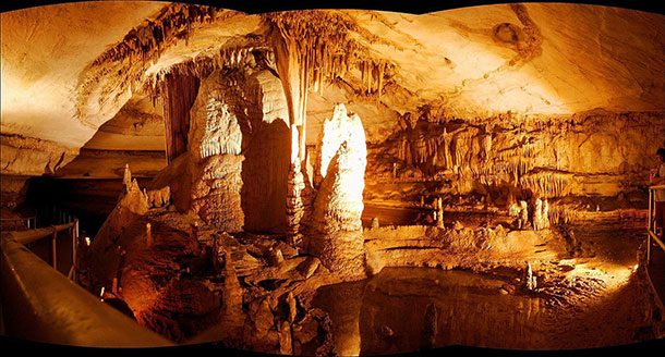 The Ozarks State Park in Missouri is home to many amazing caves and caverns, thanks to a natural drainage system. The Angel Showers is a unique part of the experience, where water seems to come out of the ceiling as if from nowhere.