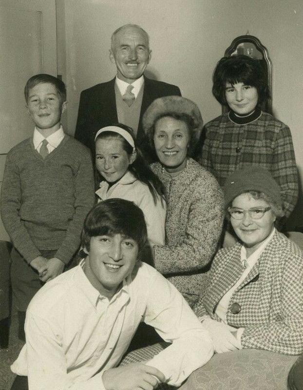 John Lennon with his Aunt Mimi and Uncle George Smith and his second cousins visiting from Levin, New Zealand in 1964.