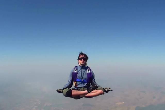 yoga skydiving