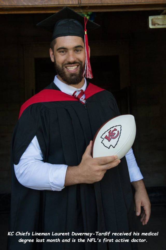kansas city chiefs - 525 Kc Chiefs Lineman Laurent DuvernayTardif received his medical degree last month and is the Nfl's first active doctor.
