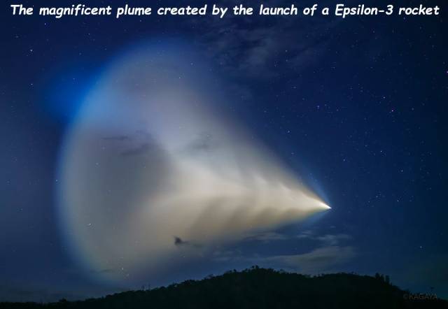 atmosphere - The magnificent plume created by the launch of a Epsilon3 rocket