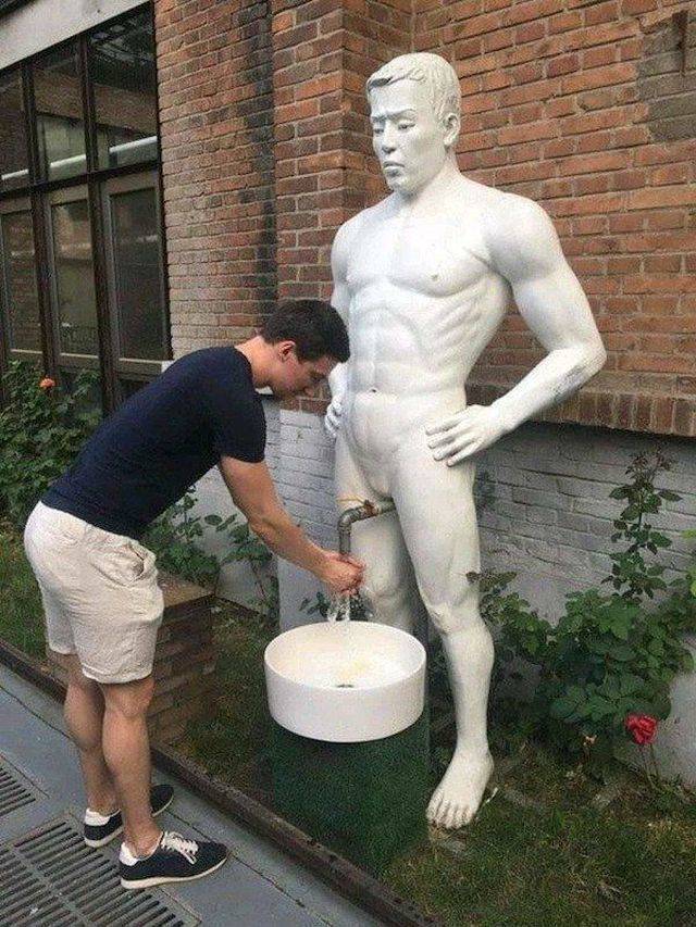 naked statue