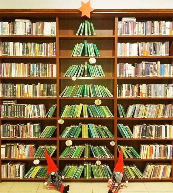 christmas tree christmas tree at a public library