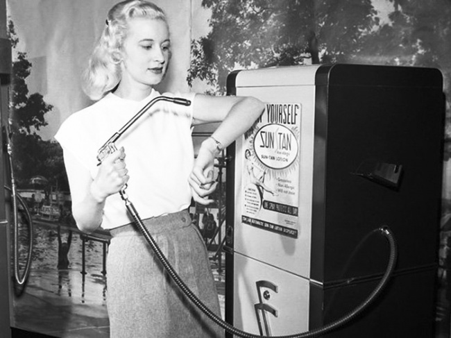 Suntan vending machine, USA, 1949