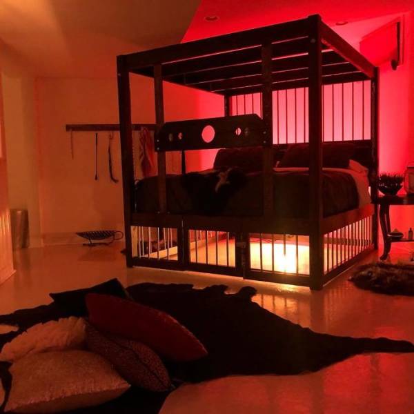 This House Comes With A “basement Sex Dungeon ” Creepy Gallery Ebaum S World