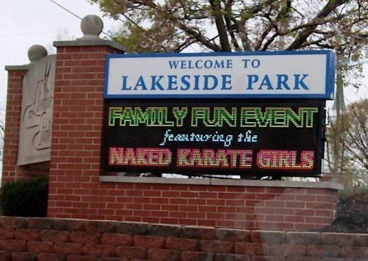 street sign - Welcome To Lakeside Park Family Funevent Nared Rate Girls