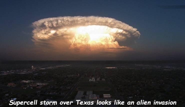 supercell storm texas - Supercell storm over Texas looks an alien invasion