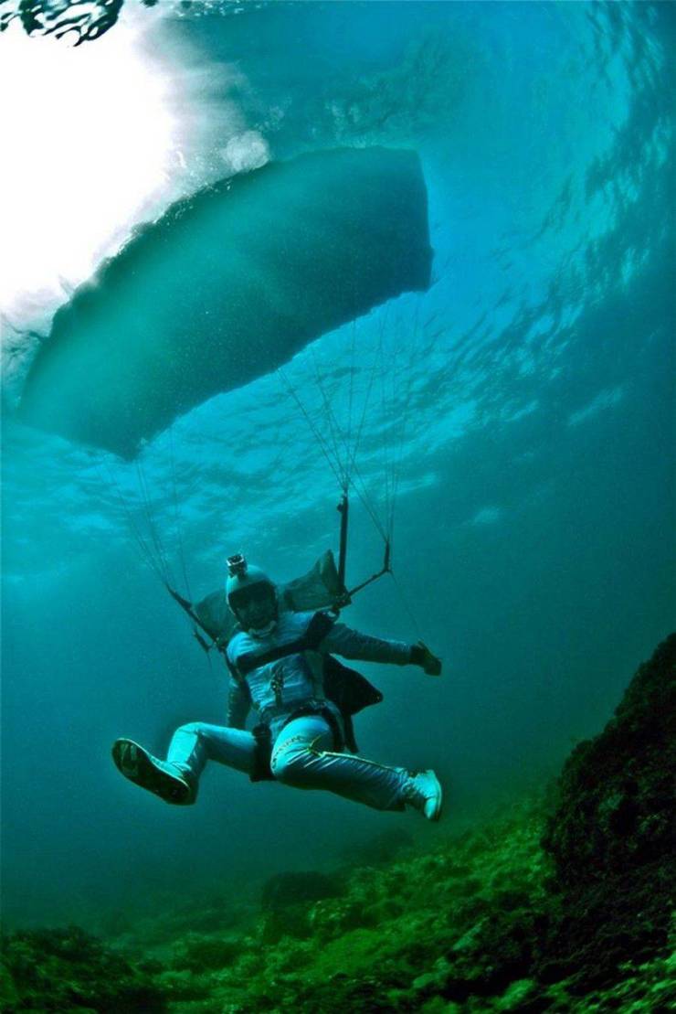 underwater skydiving